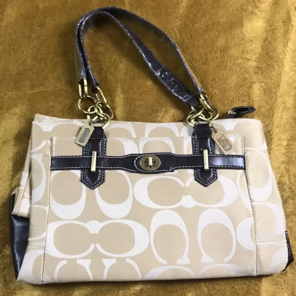 Style Coach New Women Shoulders Bag